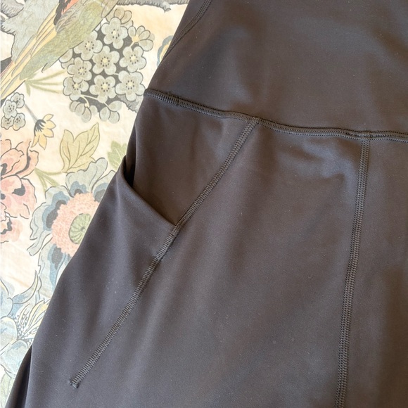 Lululemon Wunder Train Leggings w/Pockets Size 6 like New - Picture 11 of 15